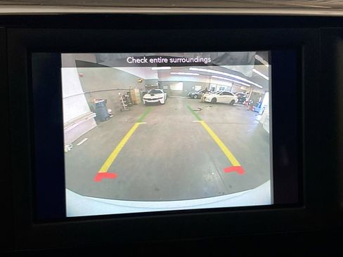 Used 2020 Chrysler Pacifica Touring w/ S Appearance Package image 9