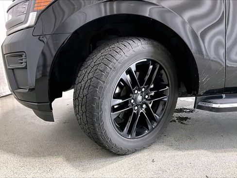 Used 2023 Ford Expedition XLT AWD/4WD image 20