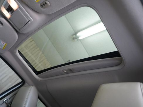 Used 2013 Ford Expedition Limited image 23