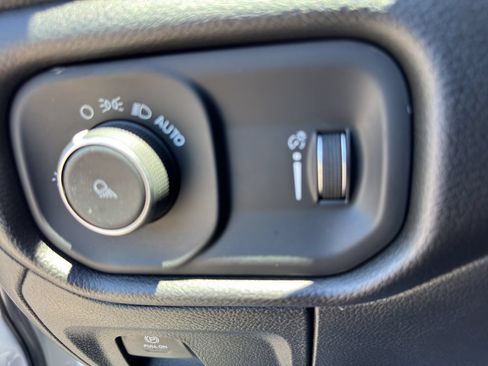 Used 2025 RAM 1500 Tradesman AWD/4WD image 28
