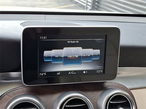 Used 2019 Mercedes-Benz GLC 300 4MATIC image 23