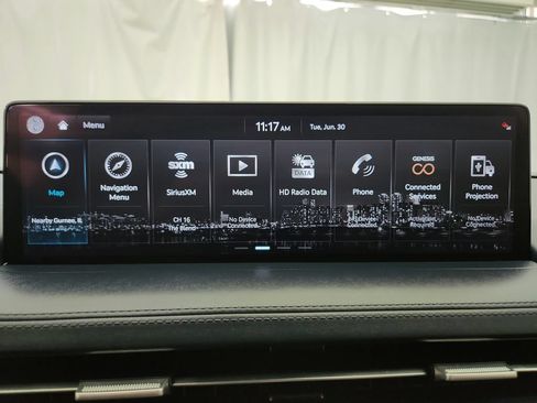 Used 2022 Genesis GV70 3.5T Sport w/ Sport Advanced Package AWD/4WD image 18