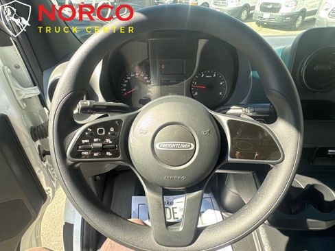 Used 2021 Freightliner Sprinter 3500 image 19