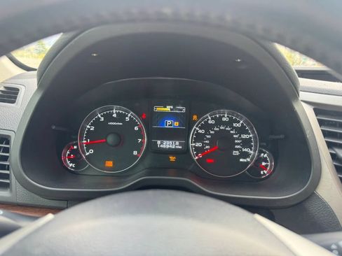 Used 2014 Subaru Outback 2.5i Limited AWD/4WD image 9