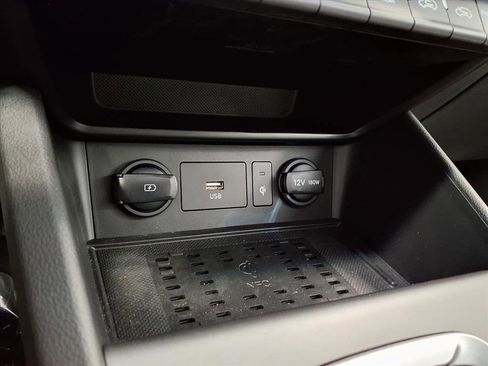 Used 2023 Hyundai Kona Limited image 32