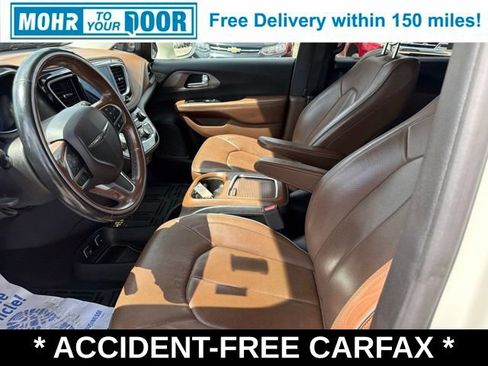 Used 2019 Chrysler Pacifica Limited w/ Advanced Safetytec Group FWD image 14