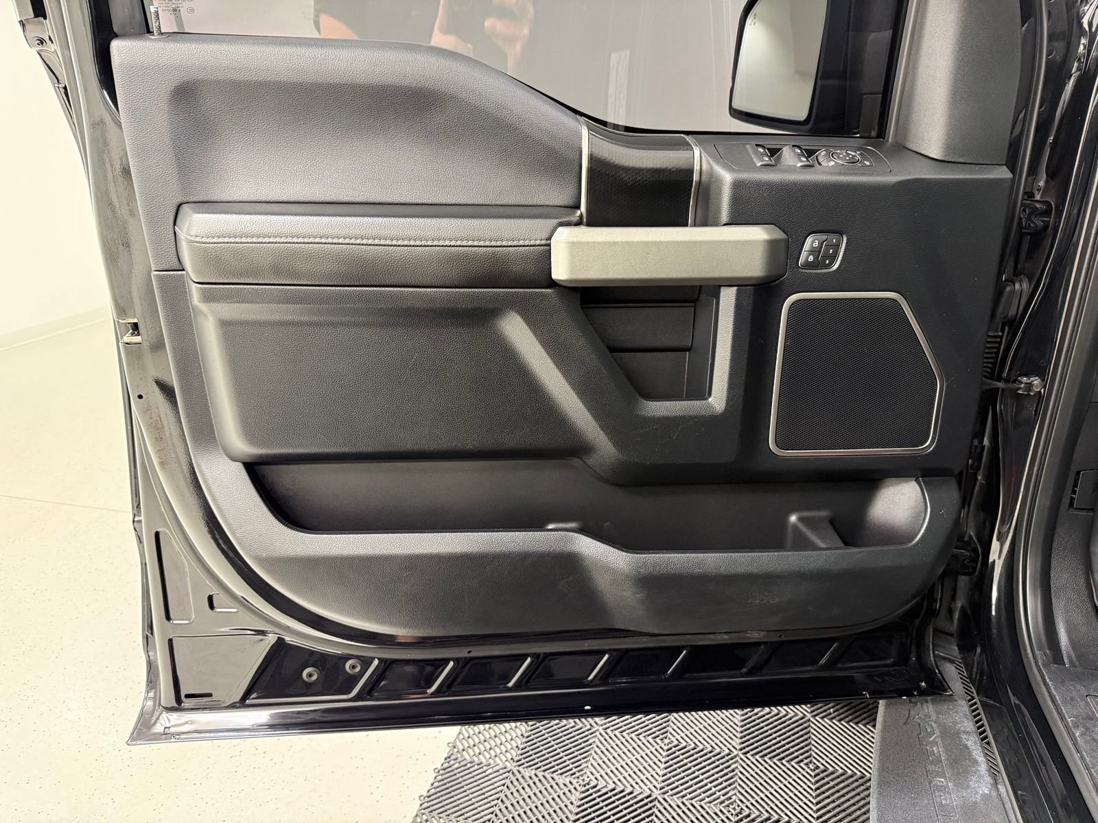 Used 2018 Ford F150 Raptor w/ Equipment Group 802A Luxury AWD/4WD image 10