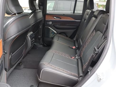 Used 2026 Jeep Grand Cherokee Summit w/ Obsidian Package AWD/4WD image 44