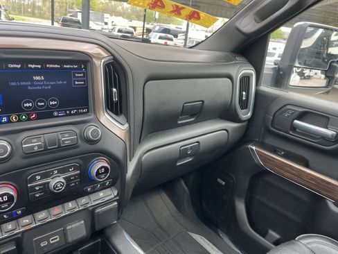 Used 2022 Chevrolet Silverado 3500 High Country w/ Safety Package II AWD/4WD image 33