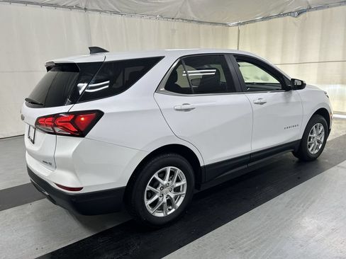 Used 2024 Chevrolet Equinox LT AWD/4WD image 2