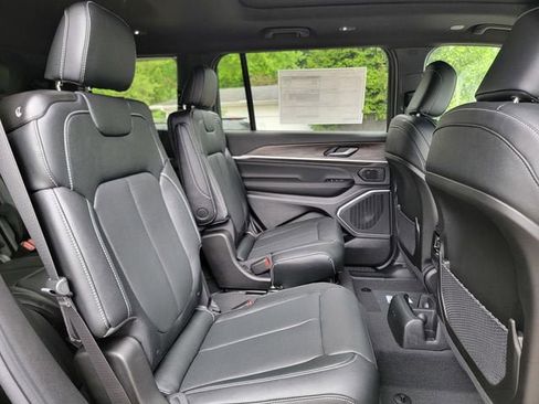 New 2026 Jeep Grand Cherokee L Limited AWD/4WD image 23