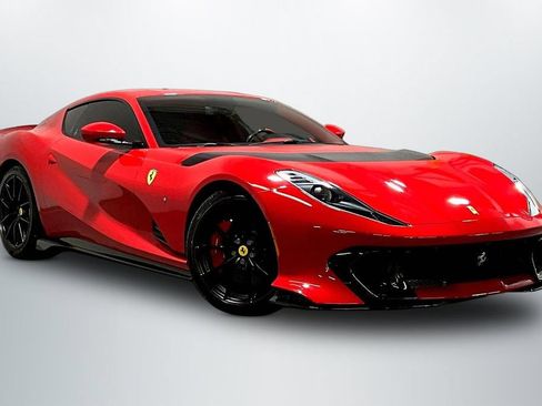 Used 2022 Ferrari 812 Competizione RWD image 1