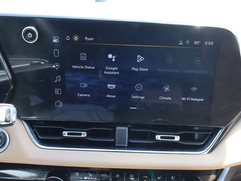 Used 2025 Chevrolet Equinox ACTIV w/ Safety and Technology Package AWD/4WD image 10