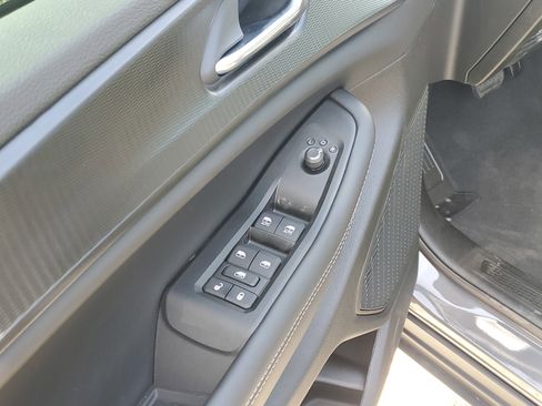 New 2025 Jeep Grand Cherokee Altitude image 10