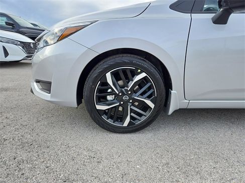 New 2025 Nissan Versa SR w/ Trunk Package image 37