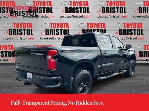 Used 2020 Chevrolet Silverado 1500 LT Trail Boss w/ Midnight Edition AWD/4WD image 3