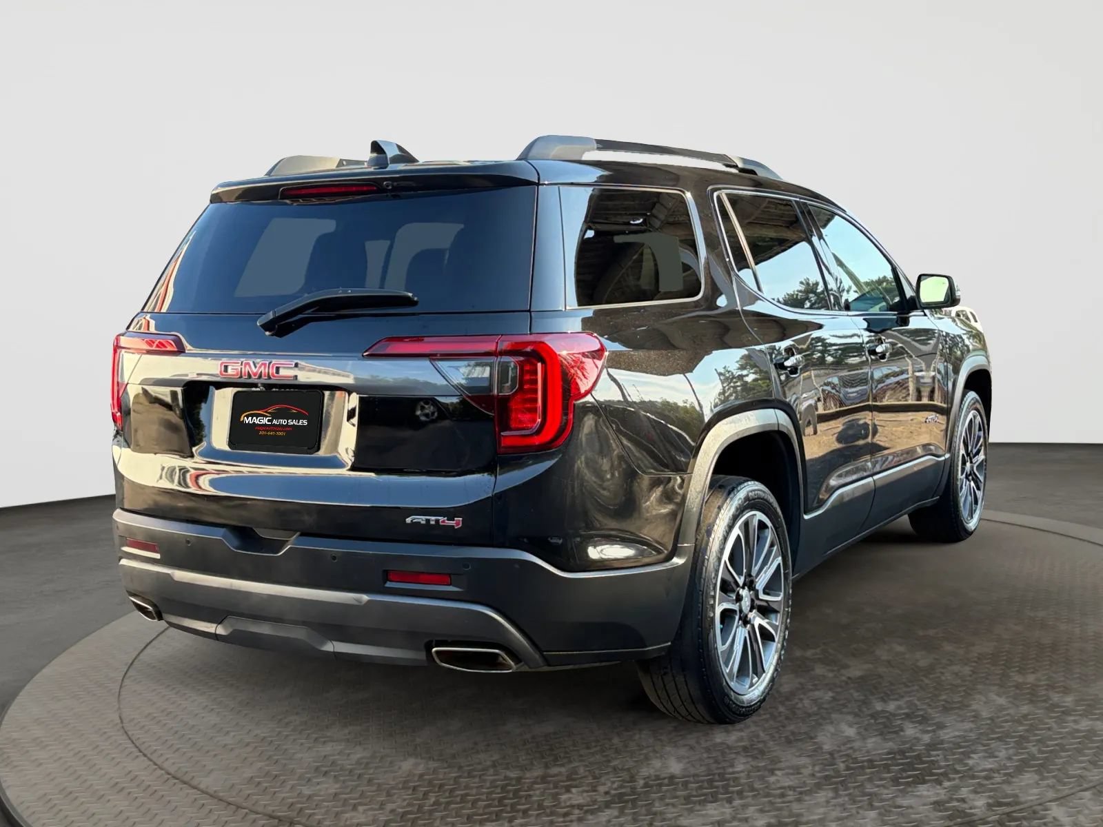 Used 2020 GMC Acadia AT4 w/ LPO, Floor Liner Package AWD/4WD image 10
