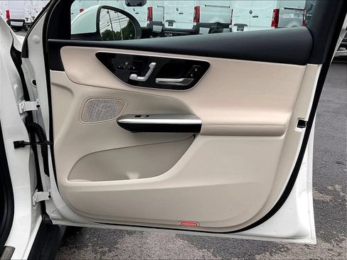 Used 2026 Mercedes-Benz GLC 300 4MATIC image 30