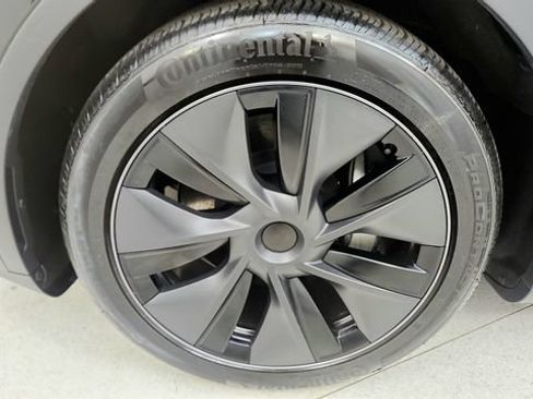 Used 2025 Tesla Model Y Long Range AWD/4WD image 78