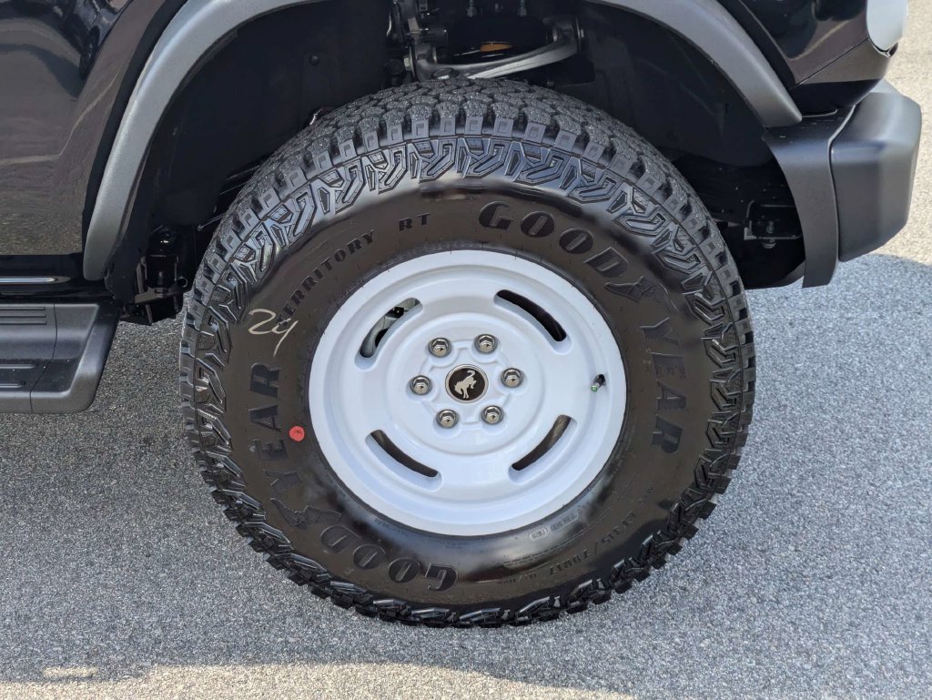 New 2026 Ford Bronco Heritage Edition AWD/4WD image 11