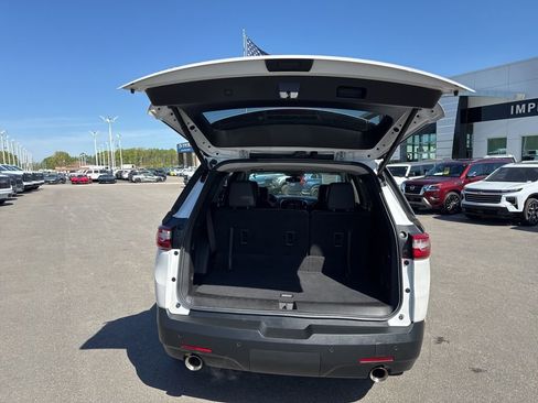 Used 2021 Chevrolet Traverse LT image 30