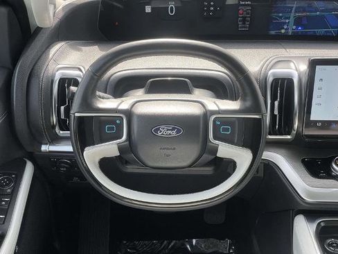 Certified 2025 Ford Expedition Platinum AWD/4WD image 10