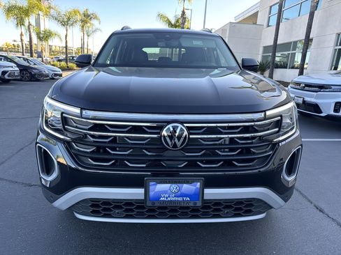 New 2026 Volkswagen Atlas Peak Edition image 3