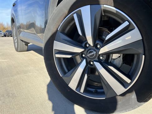 Certified 2024 Nissan Rogue SL image 7