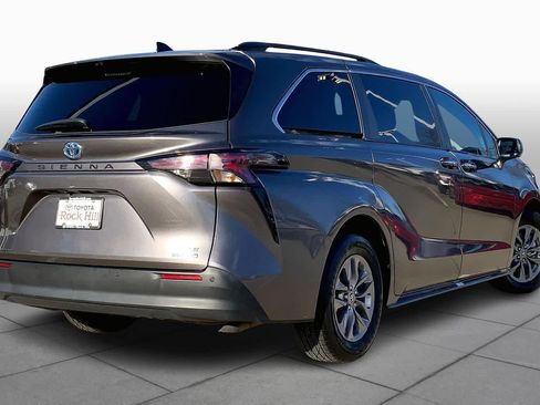 Used 2023 Toyota Sienna XLE image 13