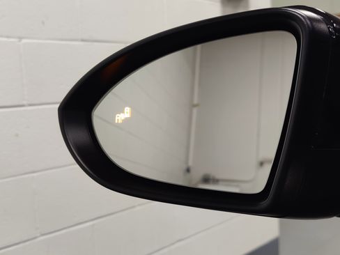 Used 2024 Volkswagen Jetta SE w/ Panoramic Sunroof Package image 9