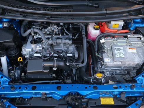 Used 2014 Toyota Prius C Four image 8