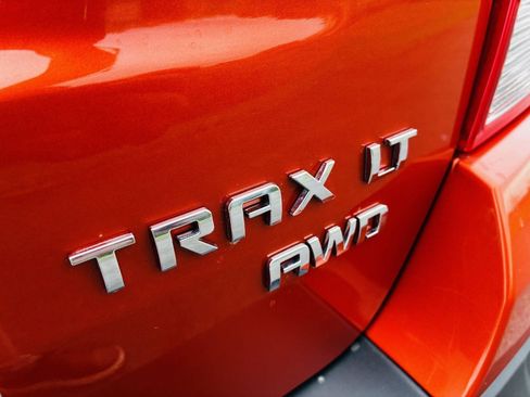 Used 2015 Chevrolet Trax LT w/ LT Sun and Sound Package AWD/4WD image 32
