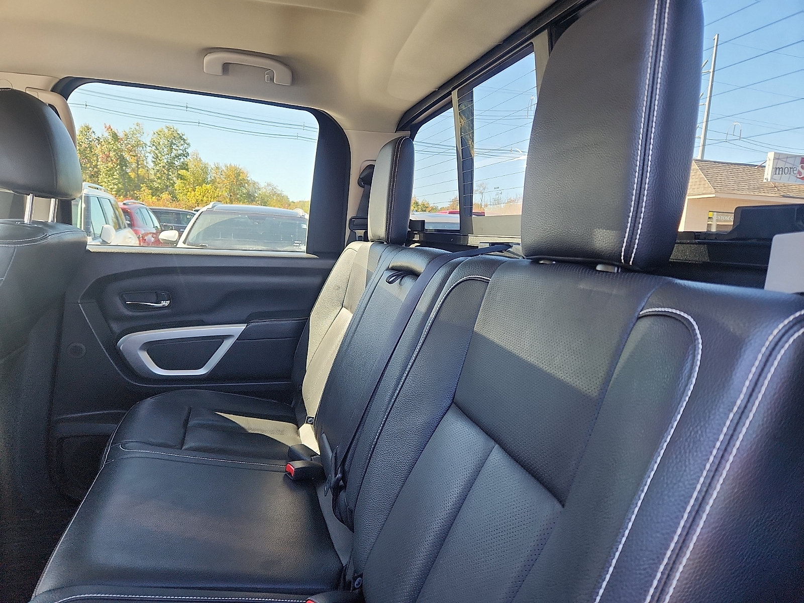 Used 2019 Nissan Titan PRO-4X w/ Pro-4x Convenience Package AWD/4WD image 24