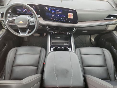 Used 2025 Chevrolet Suburban LT w/ Comfort Package RWD image 20