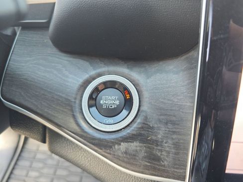 Used 2023 Jeep Grand Cherokee L Limited image 23