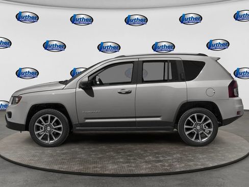 Used 2014 Jeep Compass Latitude w/ Sun/Sound Group AWD/4WD image 3