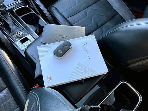 Used 2021 Kia Telluride SX w/ SX Prestige Package image 39