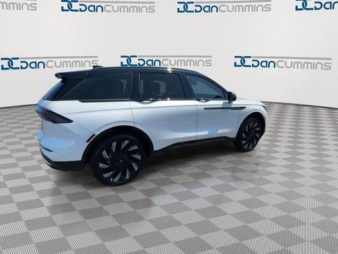 New 2026 Lincoln Nautilus Reserve AWD/4WD image 8