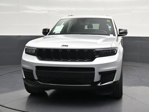 Used 2024 Jeep Grand Cherokee L Laredo AWD/4WD image 6