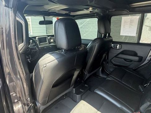 Used 2020 Jeep Wrangler Unlimited Sahara AWD/4WD image 22