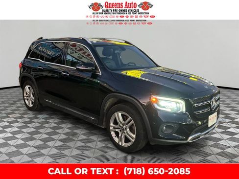 Used 2020 Mercedes-Benz GLB 250 4MATIC w/ Premium Package image 9