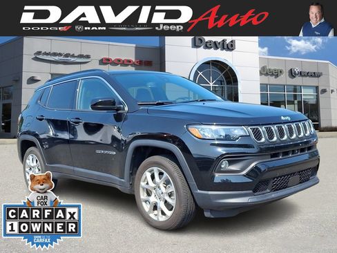 Used 2023 Jeep Compass Latitude AWD/4WD image 1