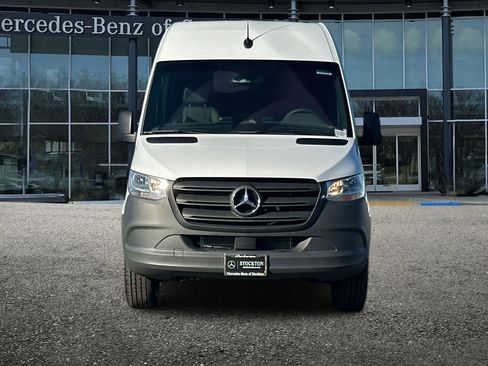 New 2025 Mercedes-Benz Sprinter 2500 image 9