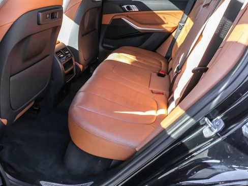 Used 2022 BMW X5 xDrive40i w/ M Sport Package image 32