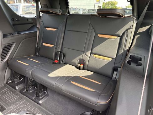 Used 2023 GMC Yukon AT4 AWD/4WD image 15