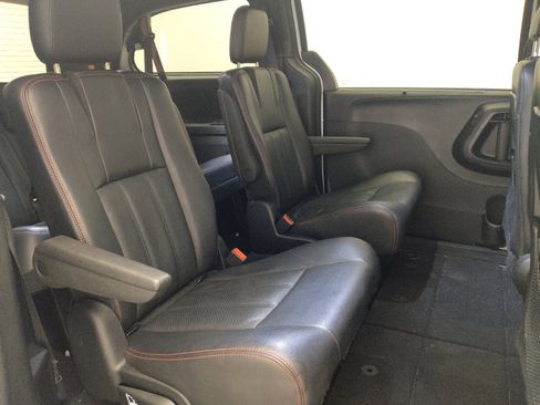 Used 2018 Dodge Grand Caravan GT FWD image 19