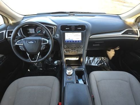 Used 2020 Ford Fusion SE w/ Equipment Group 151A image 7