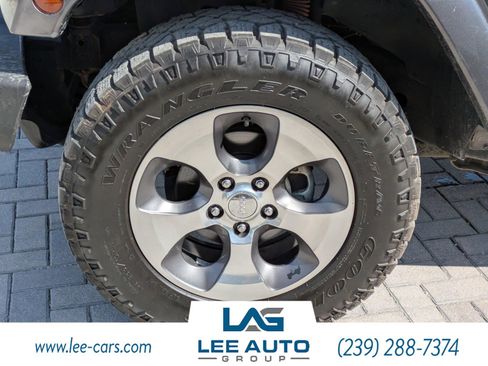 Used 2016 Jeep Wrangler Unlimited Sahara w/ Max Tow Package image 9