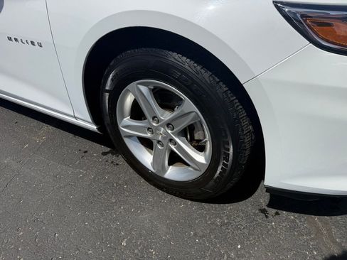 Used 2023 Chevrolet Malibu LT FWD image 3
