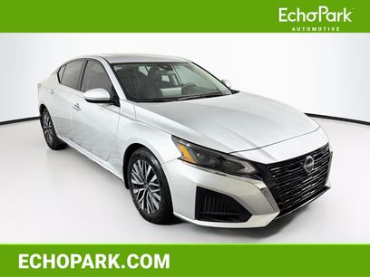 Used 2023 Nissan Altima 2.5 SV w/ SV Premium Package